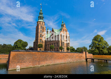 Famoso il castello di Rosenborg, uno dei castelli più visitati in Copenhagen Foto Stock