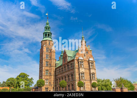 Famoso il castello di Rosenborg, uno dei castelli più visitati in Copenhagen Foto Stock