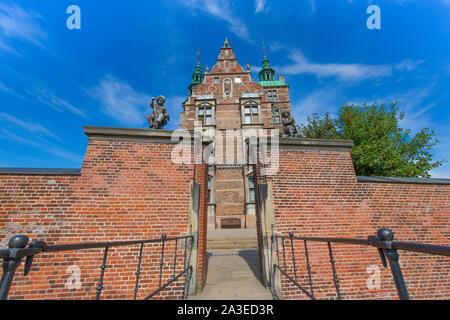 Famoso il castello di Rosenborg, uno dei castelli più visitati in Copenhagen Foto Stock