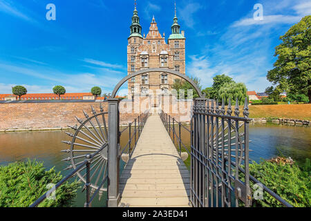 Famoso il castello di Rosenborg, uno dei castelli più visitati in Copenhagen Foto Stock