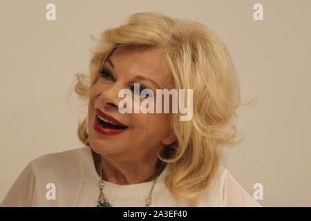 Napoli, Italia. 07 ott 2019. Sandra Milo, attrice italiana frequentare a Napoli la presentazione del libro intitolato Il corpo e l'anima. (Foto di Salvatore Esposito/Pacific Stampa) Credito: Pacific Press Agency/Alamy Live News Foto Stock