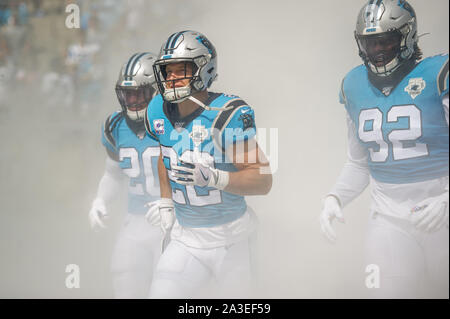 Jacksonville Jaguars giocatori corrono fuori per l'inizio della nfl serie  internazionale corrisponde allo stadio di Wembley, Londra Foto stock - Alamy