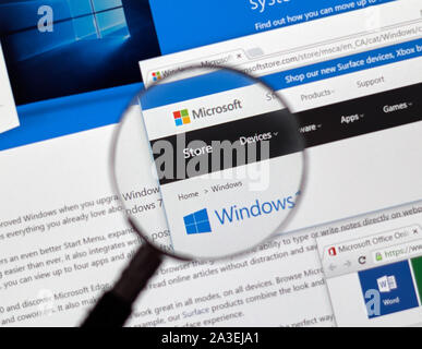 MONTREAL, CANADA - febbraio, 2016 - Microsoft Windows sul web sotto la lente di ingrandimento. Foto Stock
