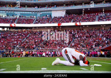 Santa Clara, CA, Stati Uniti d'America. Il 7 ottobre, 2019. Cleveland Browns wide receiver Jarvis Landry (80) tratti prima di iniziare la partita contro il San Francisco 49ers a Levi's Stadium il lunedì, 7 ottobre 2019 a Santa Clara, California Credito: Paolo Kitagaki Jr./ZUMA filo/Alamy Live News Foto Stock