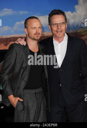 Los Angeles, CA. 7 Ott 2019. All'arrivo per El Camino: Rottura di un brutto film Premiere, Regency Village Theatre - Westwood, Los Angeles, CA, 7 ottobre 2019. Credito: Elizabeth Goodenough/Everett raccolta/Alamy Live News Foto Stock