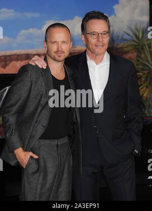 Los Angeles, CA. 7 Ott 2019. All'arrivo per El Camino: Rottura di un brutto film Premiere, Regency Village Theatre - Westwood, Los Angeles, CA, 7 ottobre 2019. Credito: Elizabeth Goodenough/Everett raccolta/Alamy Live News Foto Stock