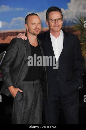 Los Angeles, CA. 7 Ott 2019. All'arrivo per El Camino: Rottura di un brutto film Premiere, Regency Village Theatre - Westwood, Los Angeles, CA, 7 ottobre 2019. Credito: Elizabeth Goodenough/Everett raccolta/Alamy Live News Foto Stock