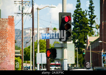 Il blue Hollywood Blvd. Cartello stradale Foto Stock