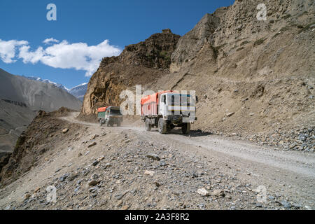 Camion su strada da Mustang superiore a Kagbeni, Nepal Foto Stock