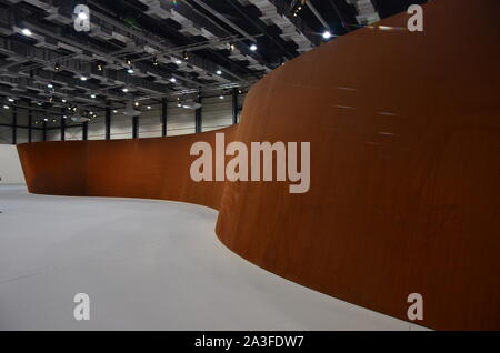 "Passaggio del tempo" di Richard Serra, Doha Foto Stock