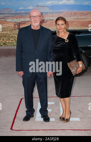 Los Angeles, Ca. Il 7 ottobre, 2019. Jonathan banche alla premiere di El Camino: Rottura di un brutto film al Regency Village a Westwood, la California il 7 ottobre 2019. Credito: Tony Forte/media/punzone Alamy Live News Foto Stock