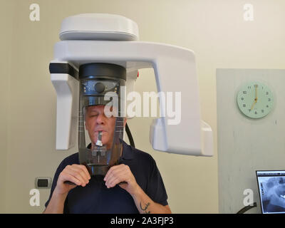 Panoramica di radiografia dentale Foto Stock