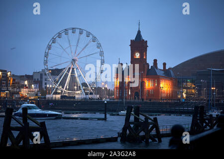 Punto di riferimento Edificio Pierhead grado che ho elencato la costruzione della National Assembly for Wales nella Baia di Cardiff, Galles. Progettato dall architetto William telaio Foto Stock