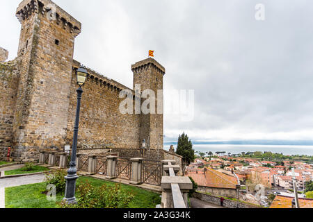 Il castello medievale di Bolsena sul lago di Bolsena, Lazio, Italia. Foto Stock