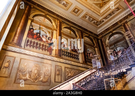 Inghilterra, London, Kensington, Kensington Palace e il re gli Appartamenti di Stato, il Re della scala Foto Stock