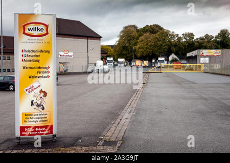 Wilke Waldecker Fleisch- und Wurstwaren GmbH & Co. KG, ispezione degli alimenti del distretto Waldeck-Frankenberg (Nord Hesse) ha chiuso la fabbrica. Foto Stock