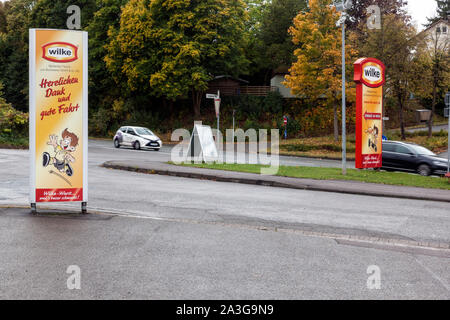 Wilke Waldecker Fleisch- und Wurstwaren GmbH & Co. KG, ispezione degli alimenti del distretto Waldeck-Frankenberg (Nord Hesse) ha chiuso la fabbrica. Foto Stock