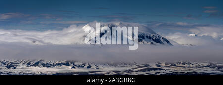 Mt. Kerlingafjol, Hofsjokull calotta di ghiaccio, Highlands Centrali, Islanda Foto Stock