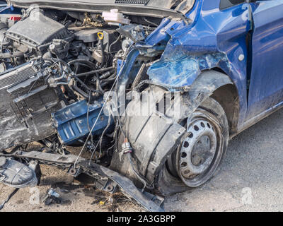 Si è schiantato Automobile Furgone Foto Stock
