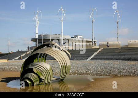 L'arte pubblica installazione Mary's Shell sulla spiaggia di Cleveleys, Nr Blackpool, costa di Fylde, Regno Unito. Foto Stock