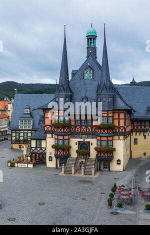 Il famoso Municipio a Wernigerode. Wernigerode è una città nel distretto di Harz, Sassonia-Anhalt, Germania. Wernigerode si trova a sud-ovest di Halbe Foto Stock