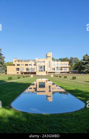 Francia, Nord, Croix, villa Cavrois dell'architetto Robert Mallet-Stevens costruito nel 1932, vista dal parco Foto Stock