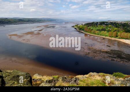 Regno Unito, Scozia, Highland, Dumbarton, fiume Clyde a bassa marea visto da Dumbarton Castle Foto Stock