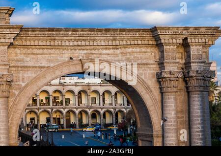 Il Perù, Arequipa, o Città Bianca, registrati dall UNESCO Patrimonio dell umanità, centro coloniale, Plaza de Armas Foto Stock
