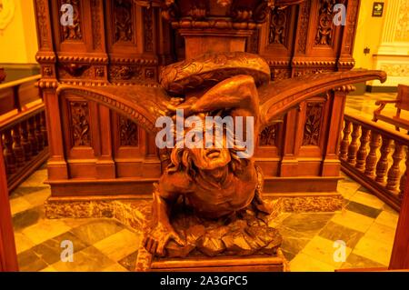 Il Perù, Arequipa, o Città Bianca, registrati dall UNESCO Patrimonio dell umanità, centro coloniale, la cattedrale di Notre Dame, pulpito intagliato Foto Stock