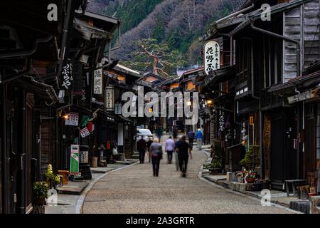 Il vecchio villaggio tradizionale della Nakasendo, centrale del percorso di montagna, Narai-juku, Kiso Valley, Nagano, Giappone Foto Stock