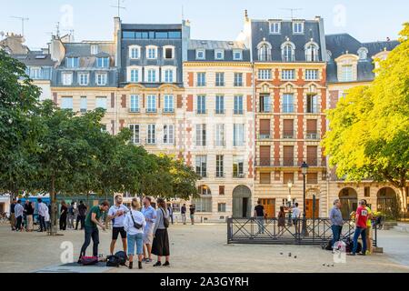 Francia, Parigi, zona elencata come patrimonio mondiale dall' UNESCO, Ile de la Cite, Place du Dauphine Foto Stock