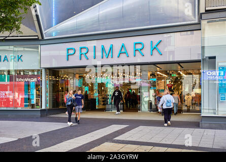 L'ingresso al Primark store nel centro di Birmingham Foto Stock