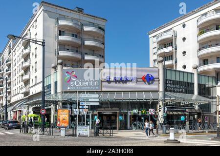 Francia, Yvelines, Montigny le Bretonneux, Avenue Gustave Eiffel, Espace Saint-Quentin Foto Stock