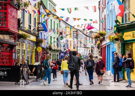 L'Irlanda, nella contea di Galway, Galway City, High street Foto Stock
