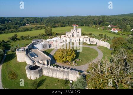 Francia, Pas de Calais, Condette, Hardelot castello in stile Tudor manor sin dall'inizio del XX secolo costruito sulle fondamenta di un castello (vista aerea) Foto Stock