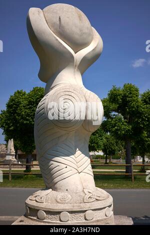 Francia, Charente Maritime, Port d'Envaux, Les Lapidiales sculture Foto Stock