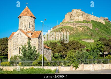 La Georgia, Shida Kartli regione, Gori, luogo di nascita del leader sovietico Joseph Stalin, Santi Arcangeli la Chiesa e la fortezza medievale di Goristsikhe Foto Stock