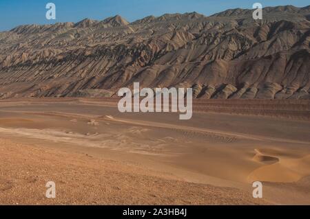 Cina, Xinjiang regione autonoma, Turfan o Turpan, Flaming montagne Foto Stock