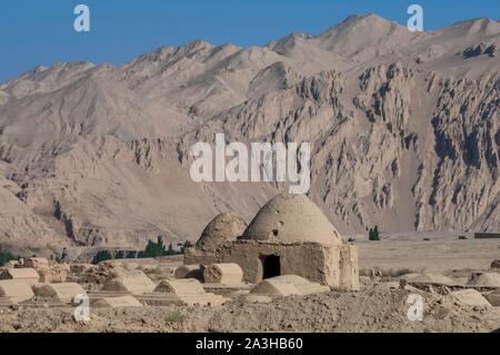 Cina, Xinjiang regione autonoma, Turfan o Turpan, Uighur tumbs e mausolei Foto Stock