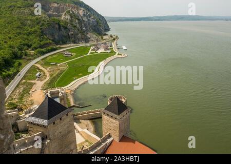 La Serbia, Brani&#x10d;evo, Golubac, la fortezza di Golubac risalente al XIV secolo è situato sulle rive del Danubio Foto Stock