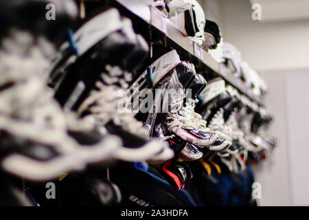 Spogliatoio vuoto della squadra di hockey su ghiaccio Foto Stock