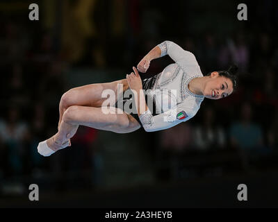 Stuttgart, Germania. 8 Ott, 2019. Villa Giorgia dell Italia in competizione in esercizi a terra per le donne durante la 49FIG ginnastica artistica Campionati del Mondo alla Hanns Martin Schleyer Halle di Stuttgart, Germania. Ulrik Pedersen/CSM/Alamy Live News Foto Stock