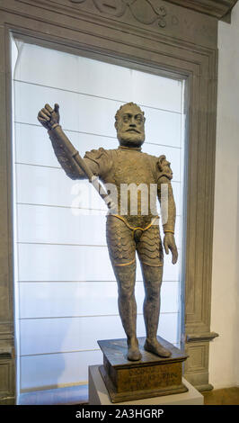 Staue di Francesco Maria I Della Rovere presso il museo di Palazzo Ducale, Gubbio in Umbria, Italia Foto Stock