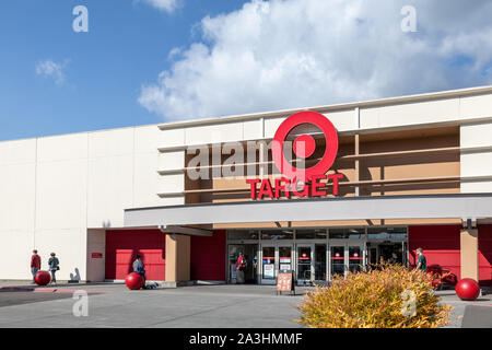 Beaverton, Oregon - Ott 7, 2019 : vista esterna di un obiettivo di retail store. Target Corporation è una società di vendita al dettaglio. È la seconda più grande di sconto Foto Stock