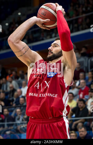 Milano, Italia. 06 ott 2019. Riccardo Moraschini (AX Armani Exchange Olimpia Milano) durante la Legabasket Serie a partita di basket AX Armani Exchange Olimpia Milano vs Pallacanestro Trieste in Milano, Palalido Allianz Cloud, la squadra di casa ha vinto 88-74. In Italia il 6 ottobre 2019. (Foto di Matteo Cogliati/Pacific Stampa) Credito: Pacific Press Agency/Alamy Live News Foto Stock