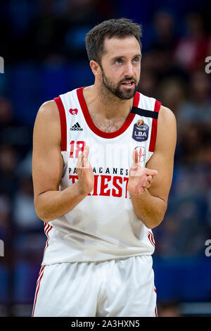 Milano, Italia. 06 ott 2019. Daniele Cavaliero (Pallacanestro Trieste) durante la Legabasket Serie a partita di basket AX Armani Exchange Olimpia Milano vs Pallacanestro Trieste in Milano, Palalido Allianz Cloud, la squadra di casa ha vinto 88-74. In Italia il 6 ottobre 2019. (Foto di Matteo Cogliati/Pacific Stampa) Credito: Pacific Press Agency/Alamy Live News Foto Stock