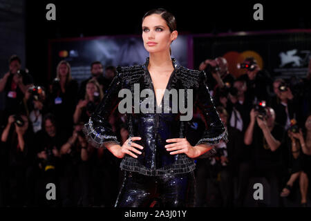 Venezia, Italia - 30 agosto: Sara Sampaio assiste la premiere del film "eberg' durante il 76° Festival del Cinema di Venezia il 30 agosto 2019 a Venezia, Foto Stock