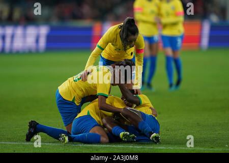 KIELCE, Polonia - 08 ottobre: i giocatori del Brasile celebrare Tamires's obiettivo durante internazionale delle donne amichevole tra Polonia donne e Brasile donne a Suzuki Arena su ottobre 08, 2019 in Kielce, Polonia (foto di Daniela Porcelli/SPP) Foto Stock