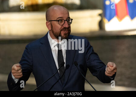 Roma, Italia. 08 ott 2019. Il Presidente eletto del Consiglio europeo, Charles Michel parla durante un incontro con il premier italiano, Giuseppe Conte a Palazzo Chigi. Credito: SOPA Immagini limitata/Alamy Live News Foto Stock