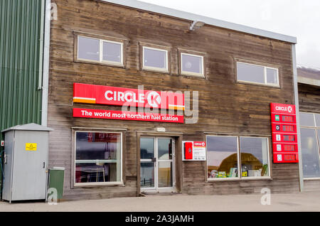 Circle K mondi più nord Stazione di carburante, Longyearbyen, Svalbard, Norvegia Foto Stock